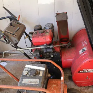 Honda HS828 Snowblower