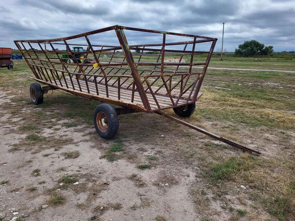 Hay Wagon/Feeder - 20FT