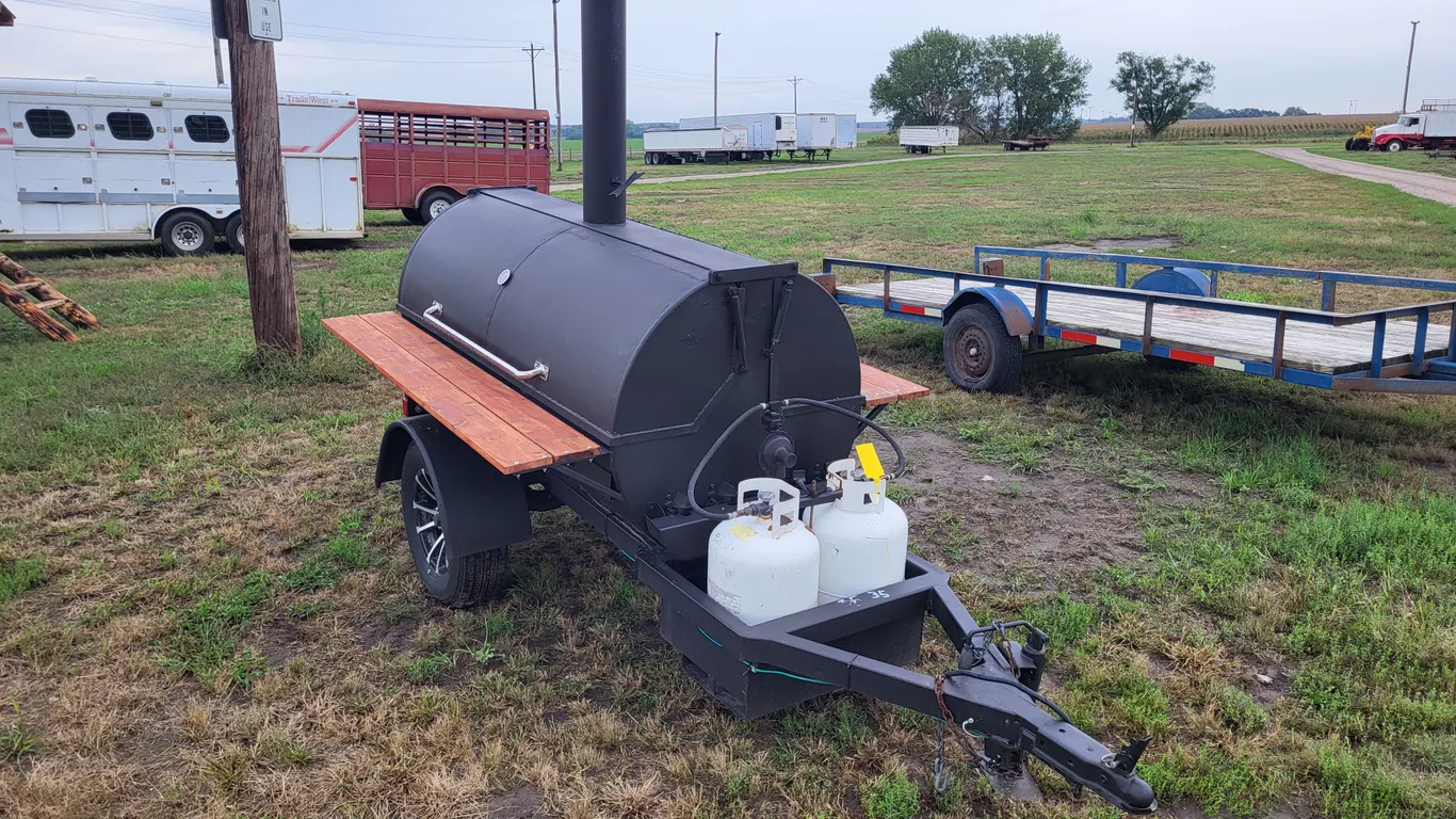 Pull Type Grill w/ Rotisserie - Propane