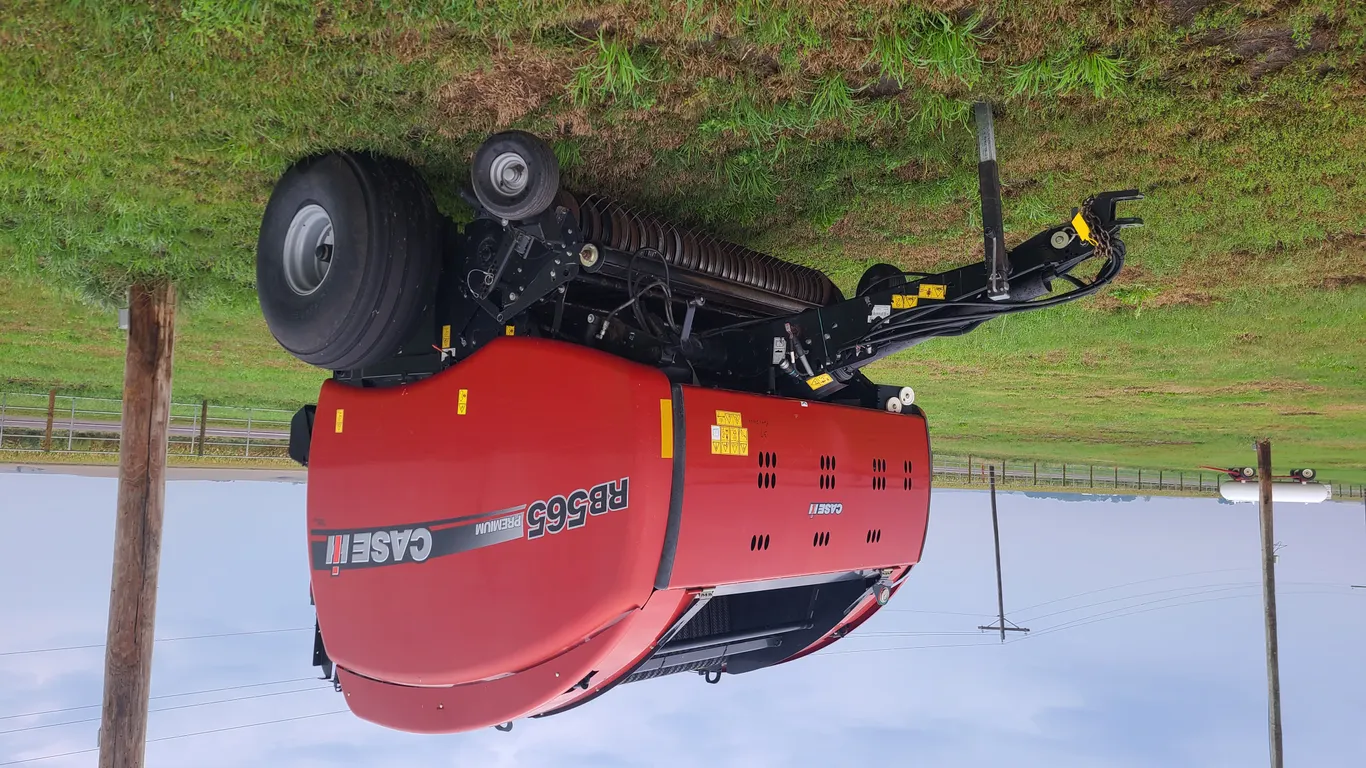 2015 Case RB565 Premium Round Baler