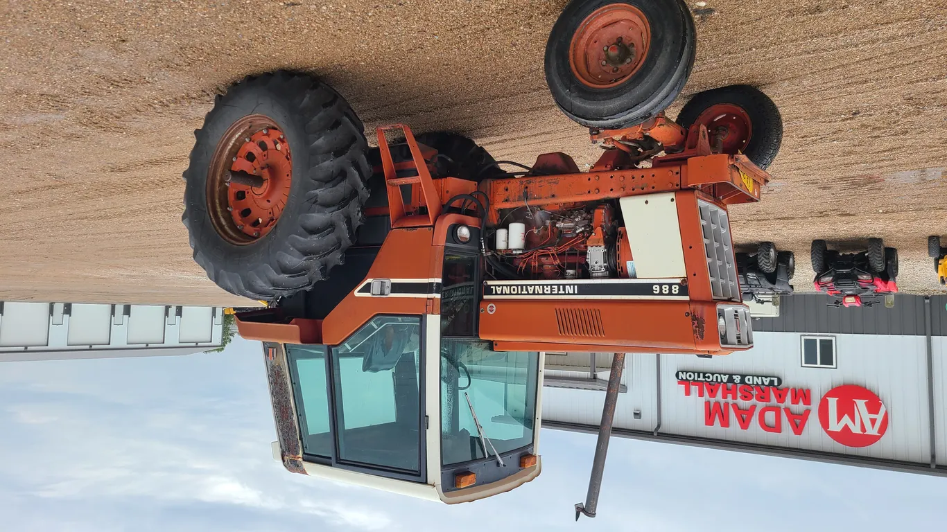 1976 International 886 Tractor