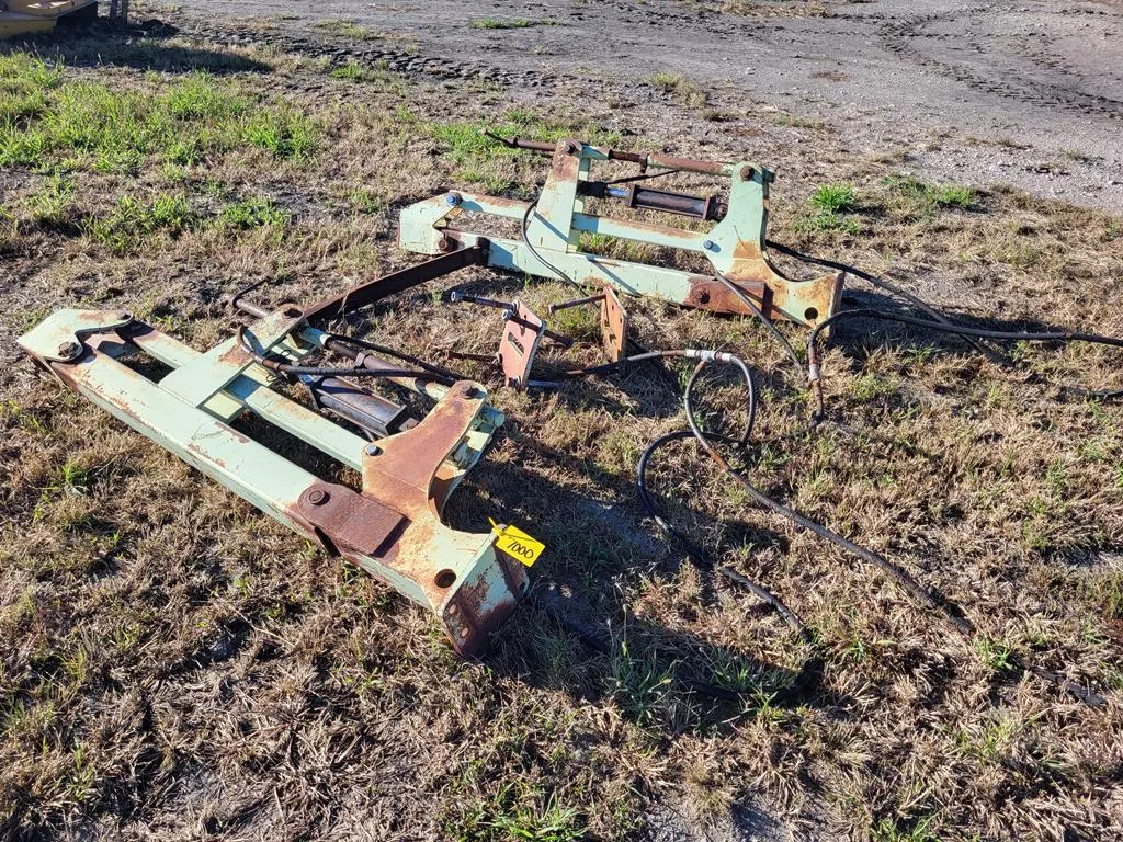 (2) Orthman Hydraulic Lift Assist Arms