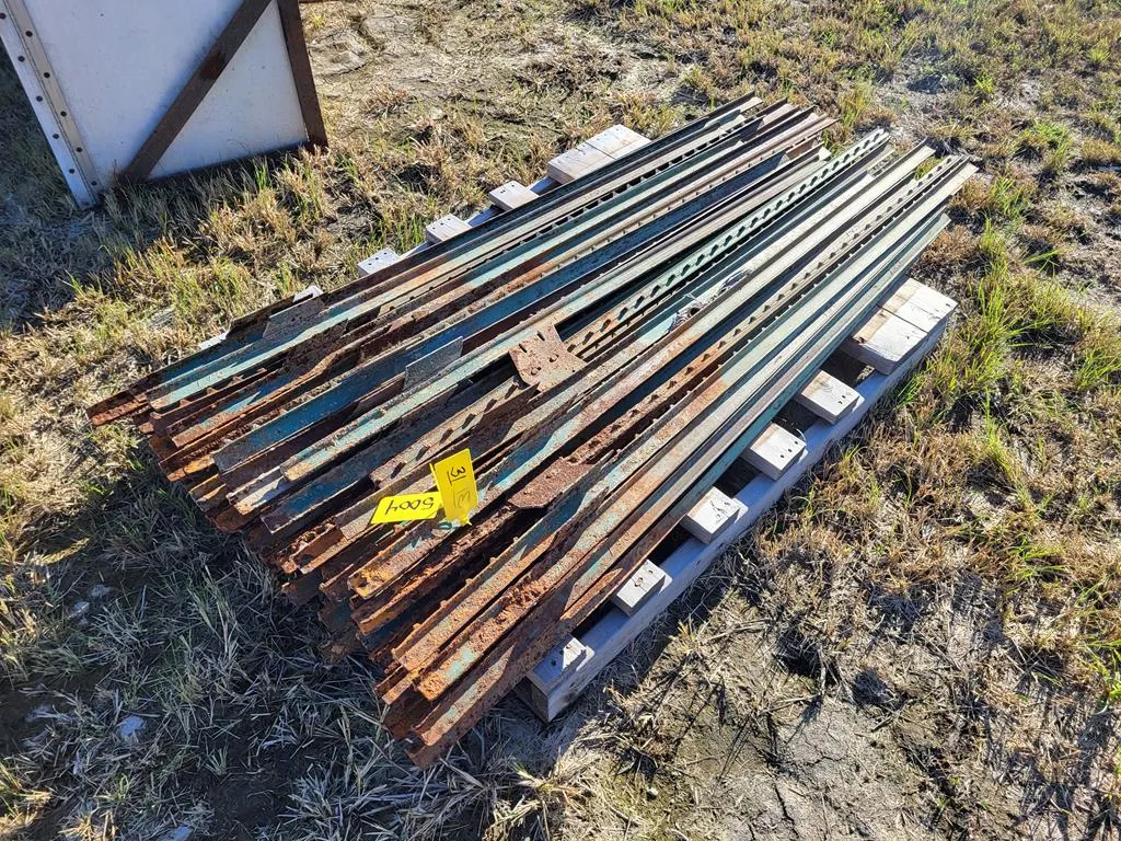 (50) T-Post
