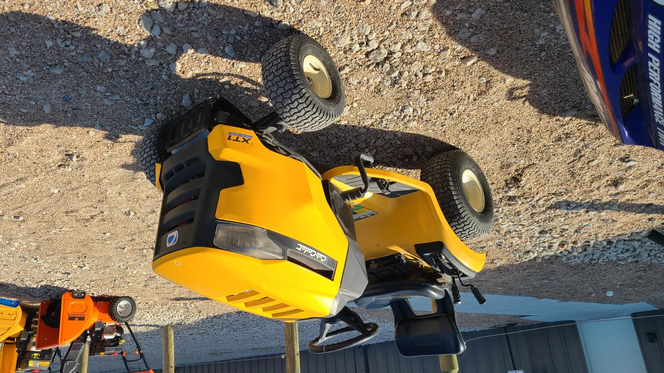 2017 Cub Cadet XT1 Lawn Mower