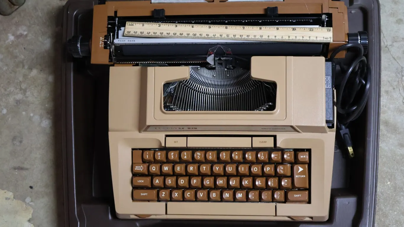 Smith-Corona Coronet XL Electric Typewriter