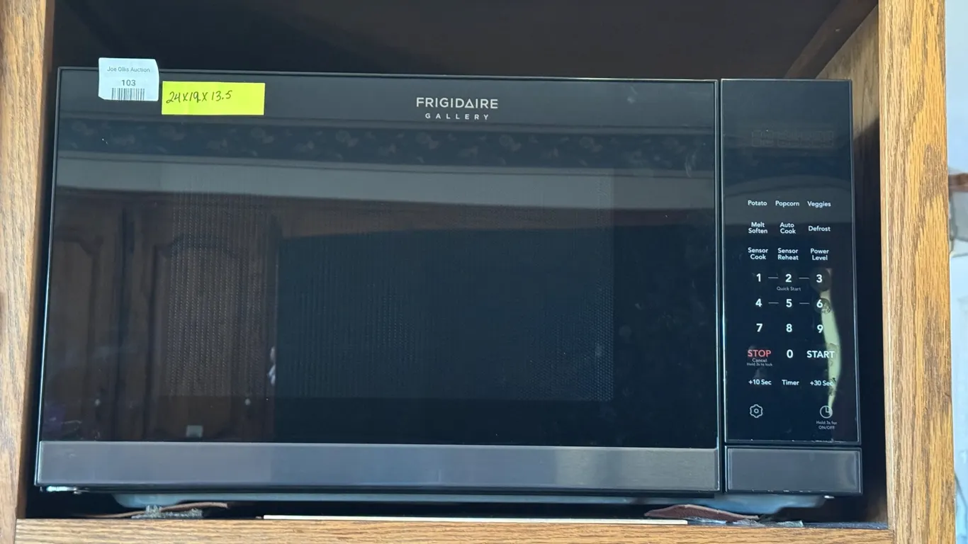 Frigidaire Gallery Microwave Oven, Model GMBS3068ADA