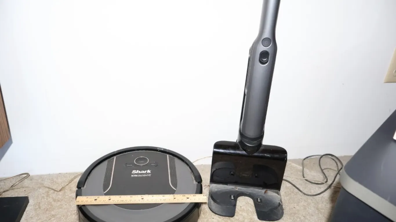 Shark ION ROBOT Vacuum Cleaner with Handheld Vacuum and Charging Dock