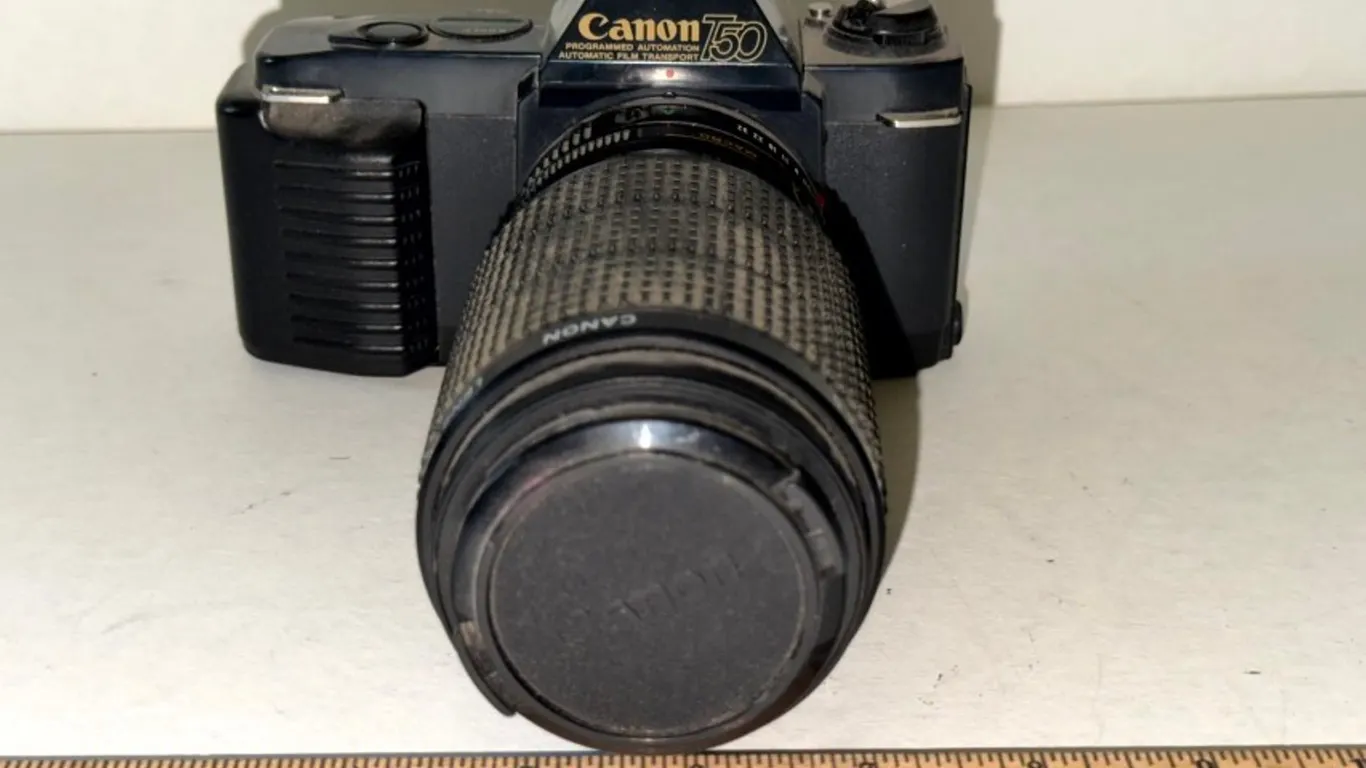 Canon T50 SLR Camera with Canon FD 75-200mm f/4.5 Macro Zoom Lens