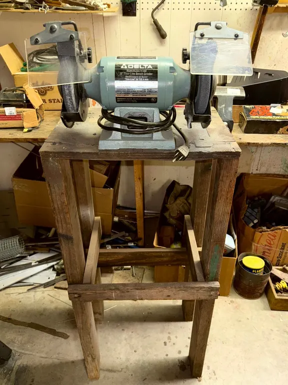 Delta 6 Inch Thin-Line Bench Grinder on Wooden Stand