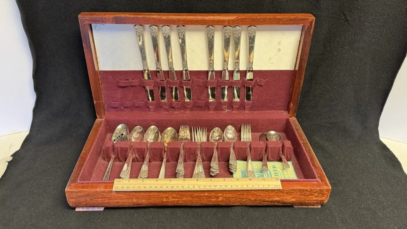 Wm. Rogers and Son Silverplate Flatware Set in Wooden Chest