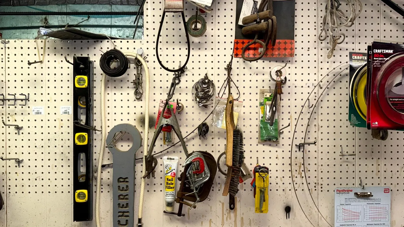 Black Spirit Level and Band Saw Blades, and More