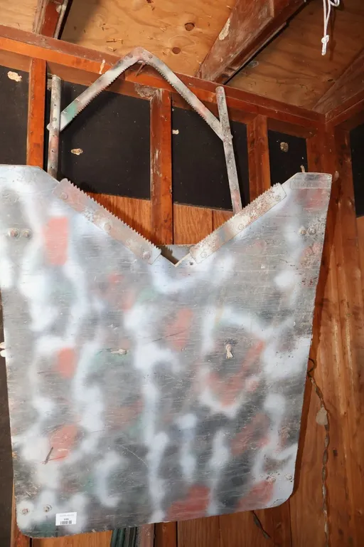Camouflage Climbing Tree Stand and Metal Blind Frame
