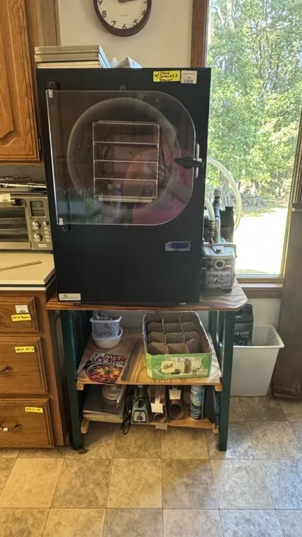Harvest Right Freeze Dryer with Stand, Vacuum Pump, and Accessories