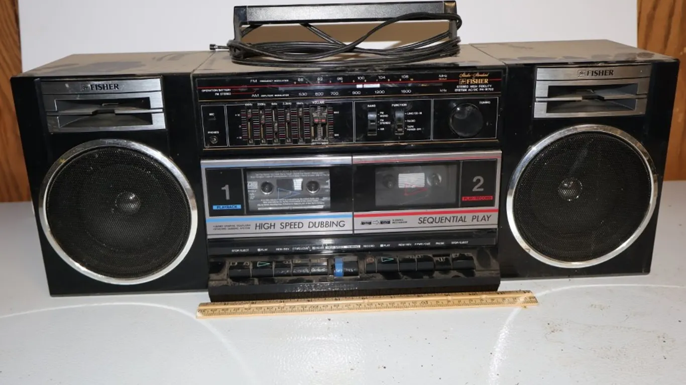 Fisher Studio-Standard PH-W702 Dual Cassette AM-FM Boombox