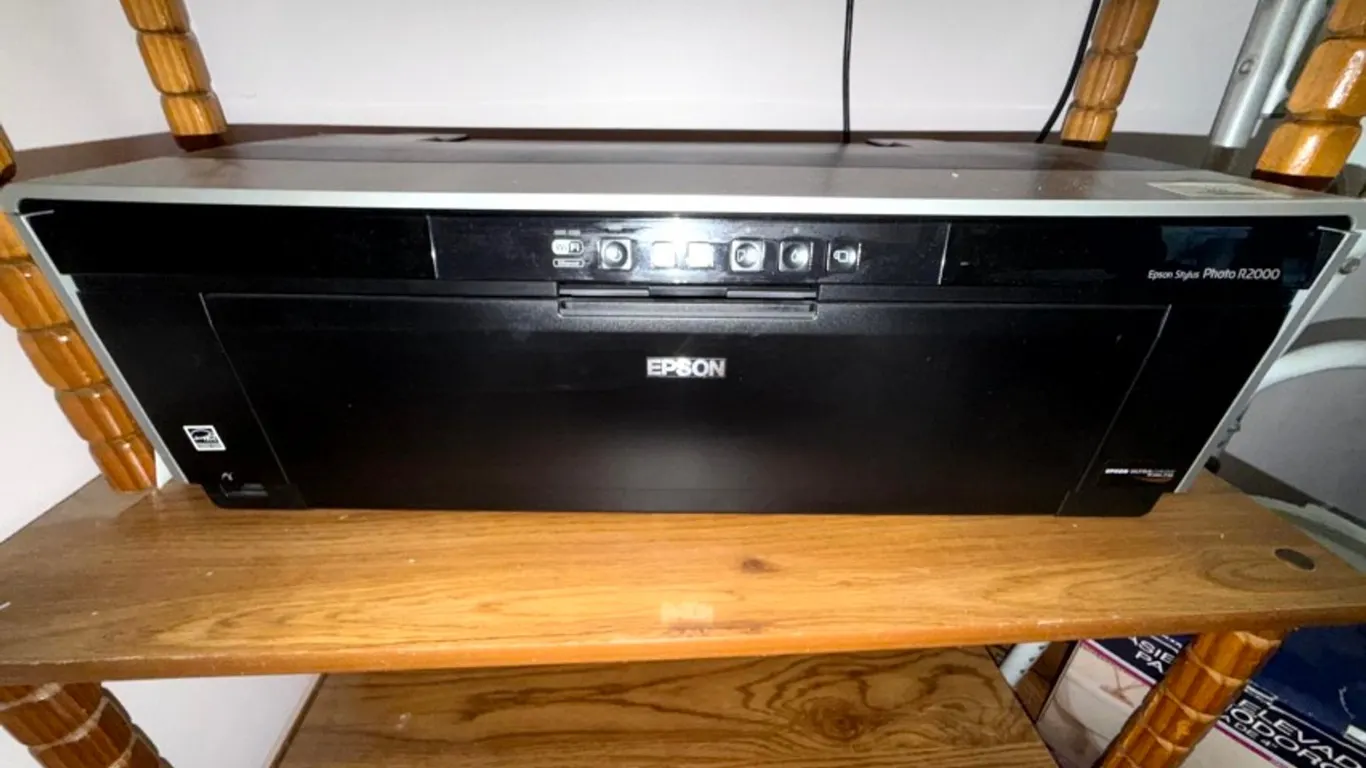 Epson Stylus Photo R2000 Photo Printer