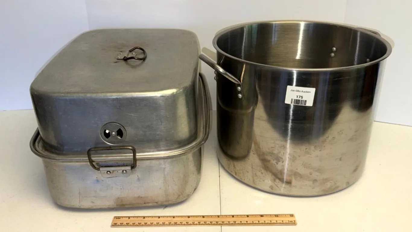 Aluminum Lidded Roaster and Stainless Steel Stock Pot