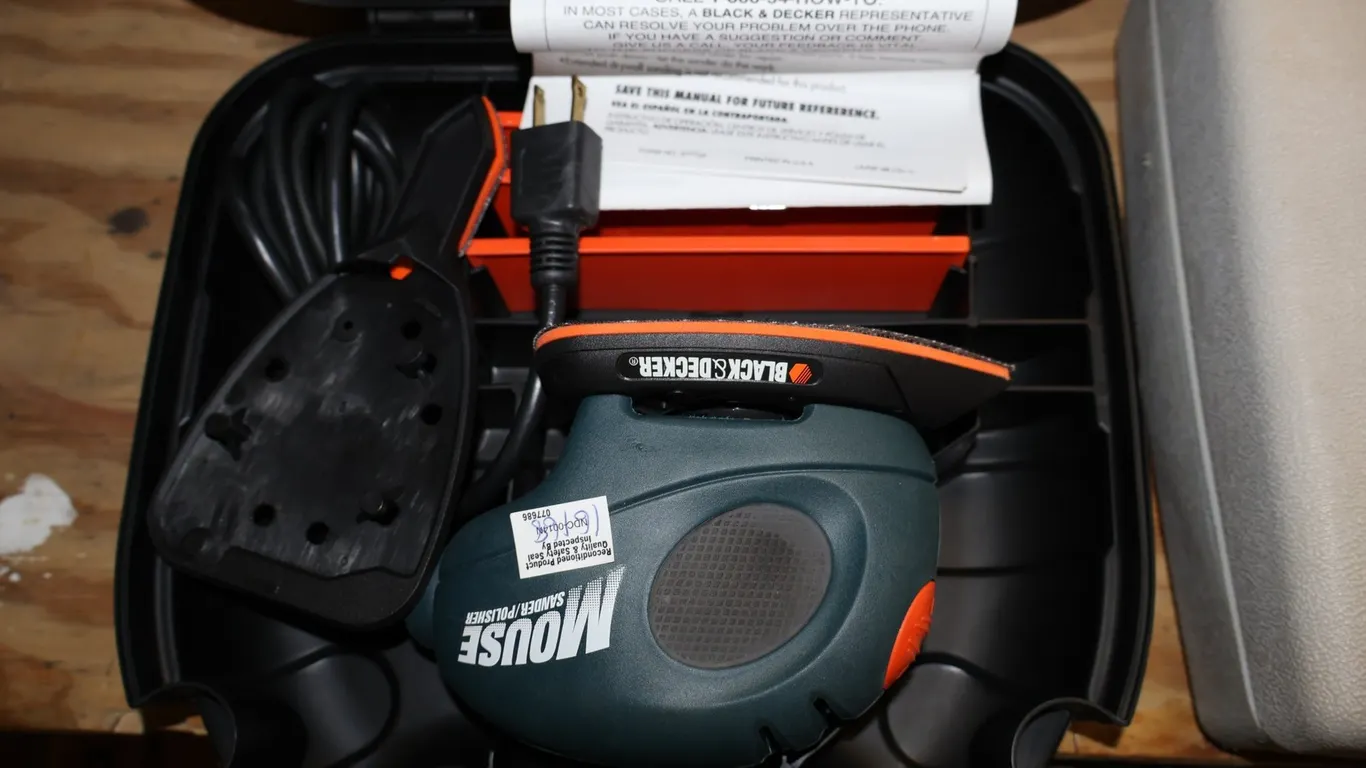 Black and Decker Mouse Sander and Polisher Model 7519 and Two-Speed Jig Saw Kit Model 7514