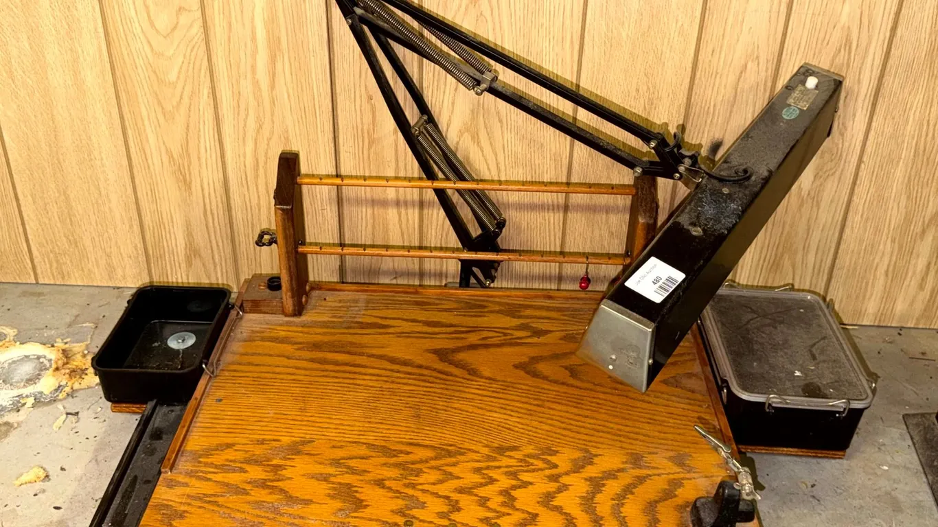 Wooden Fly Tying Workstation, Articulated Fluorescent Task Lamp