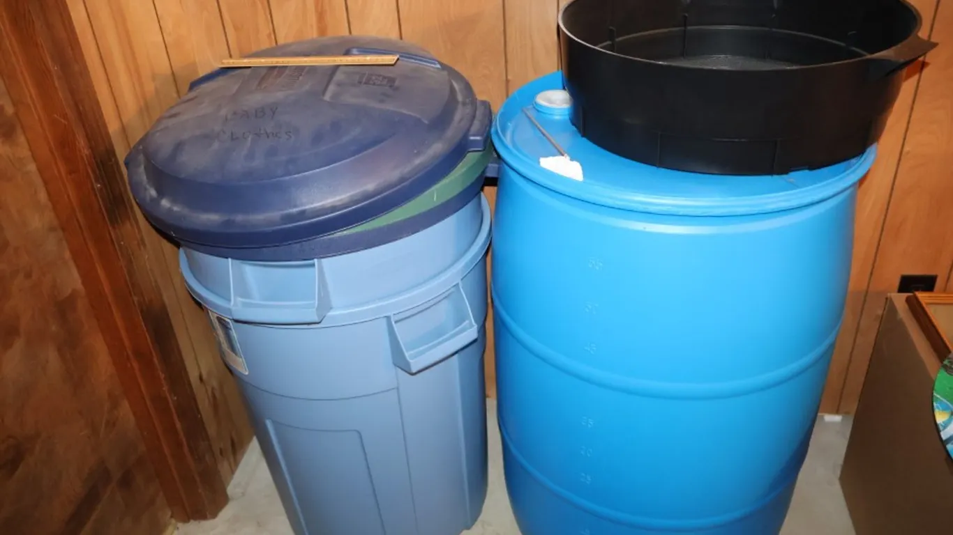 55 Gallon Plastic Drum, 32 Gallon Trash Can with Lid