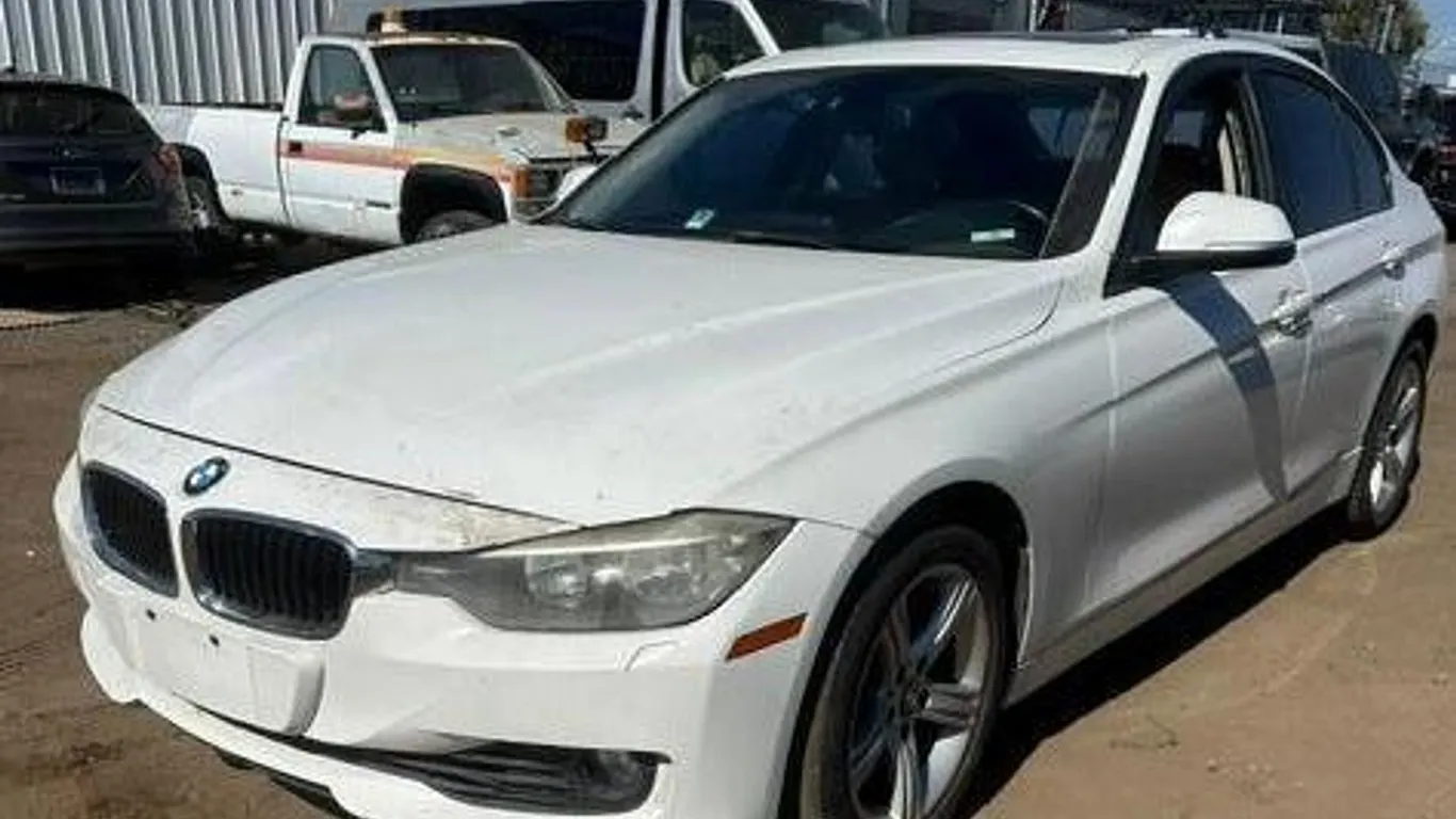 2012 BMW 328i, WBA3A5C59CF257302, KEY