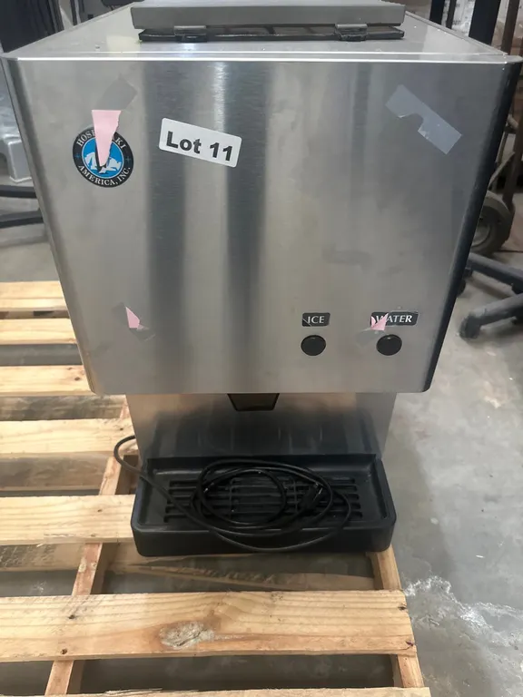 Countertop Ice and Water Machine