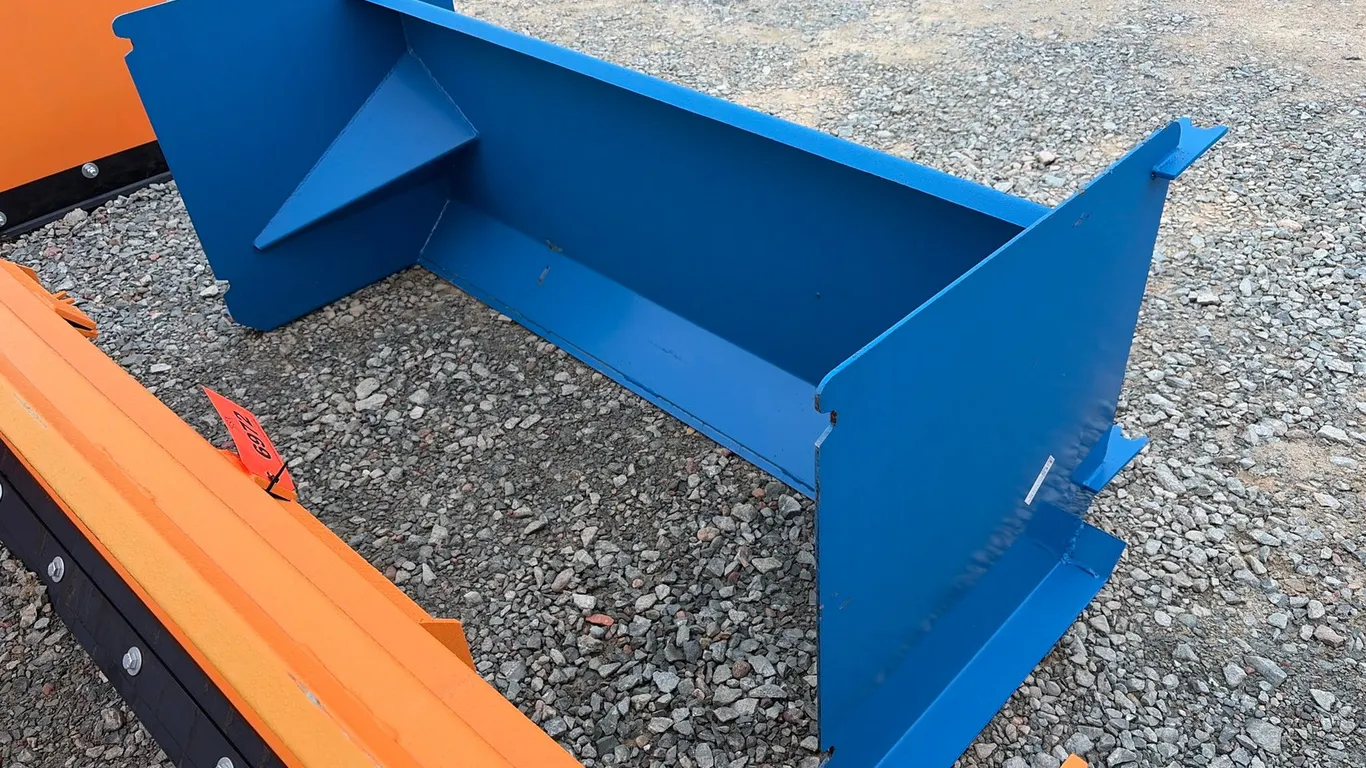 Approx. 72" Unused Kit Containers QT-SPE-6-23 Skid Steer Snow Pusher Attachment