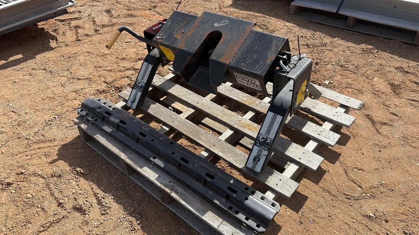 Valley Industries Power Pull Fifth Wheel Hitch W/Rails