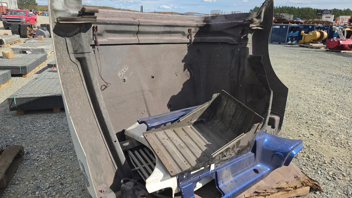 International Eagle Semi Hood W/ Misc. Parts