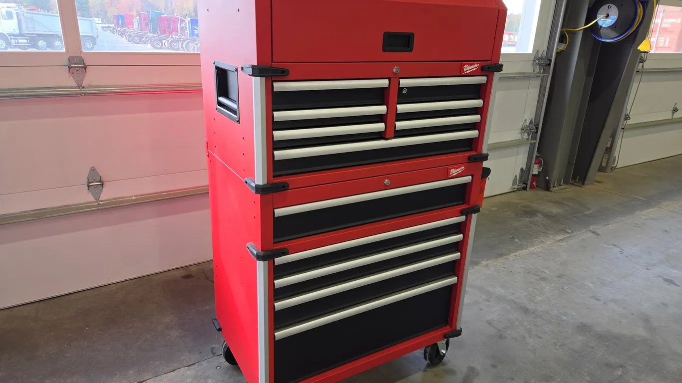 Unused Milwaukee 36" Tool Chest/Cabinet Combo