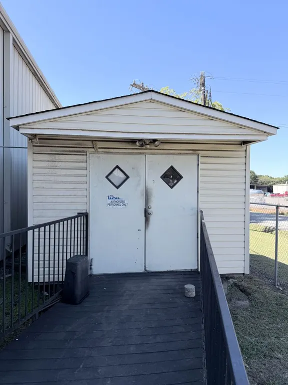 Storage Shed 16'X 12' X 10' with Components