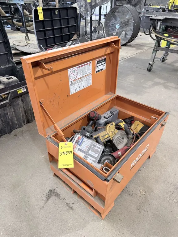 Ridgid 32R-0S Portable Steel Jobsite Storage Chest with Components