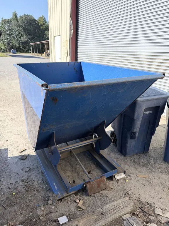 Vestil Heavy Duty Steel Self Dumping Hopper