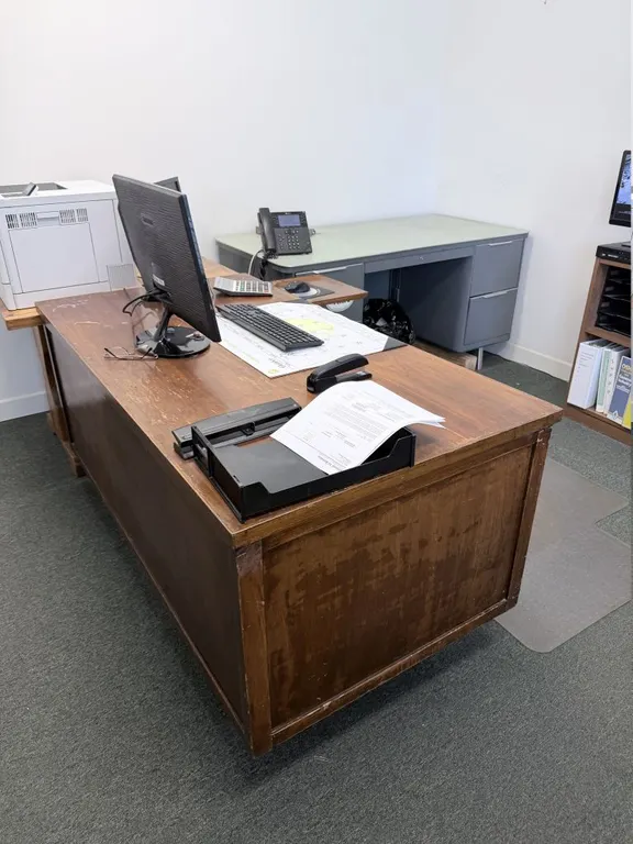 Lot of (6) Assorted Office Contents