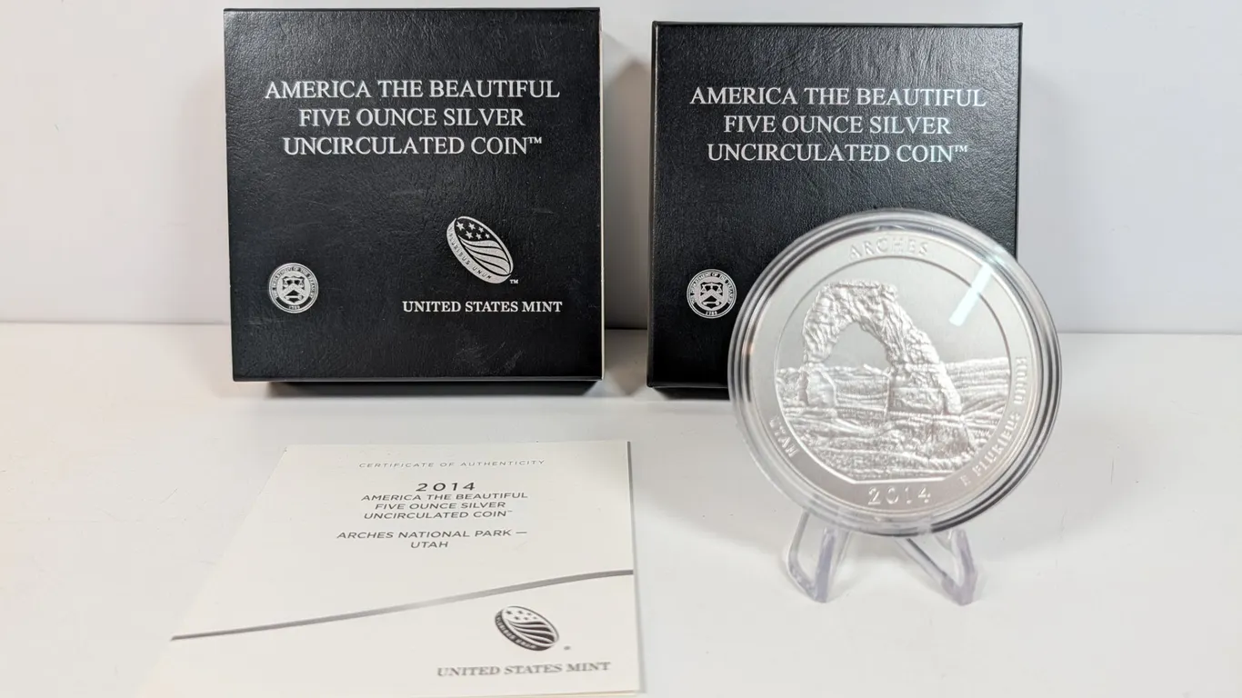 2014 America the Beautiful 5 oz Silver Uncirculated Coin Arches National Park