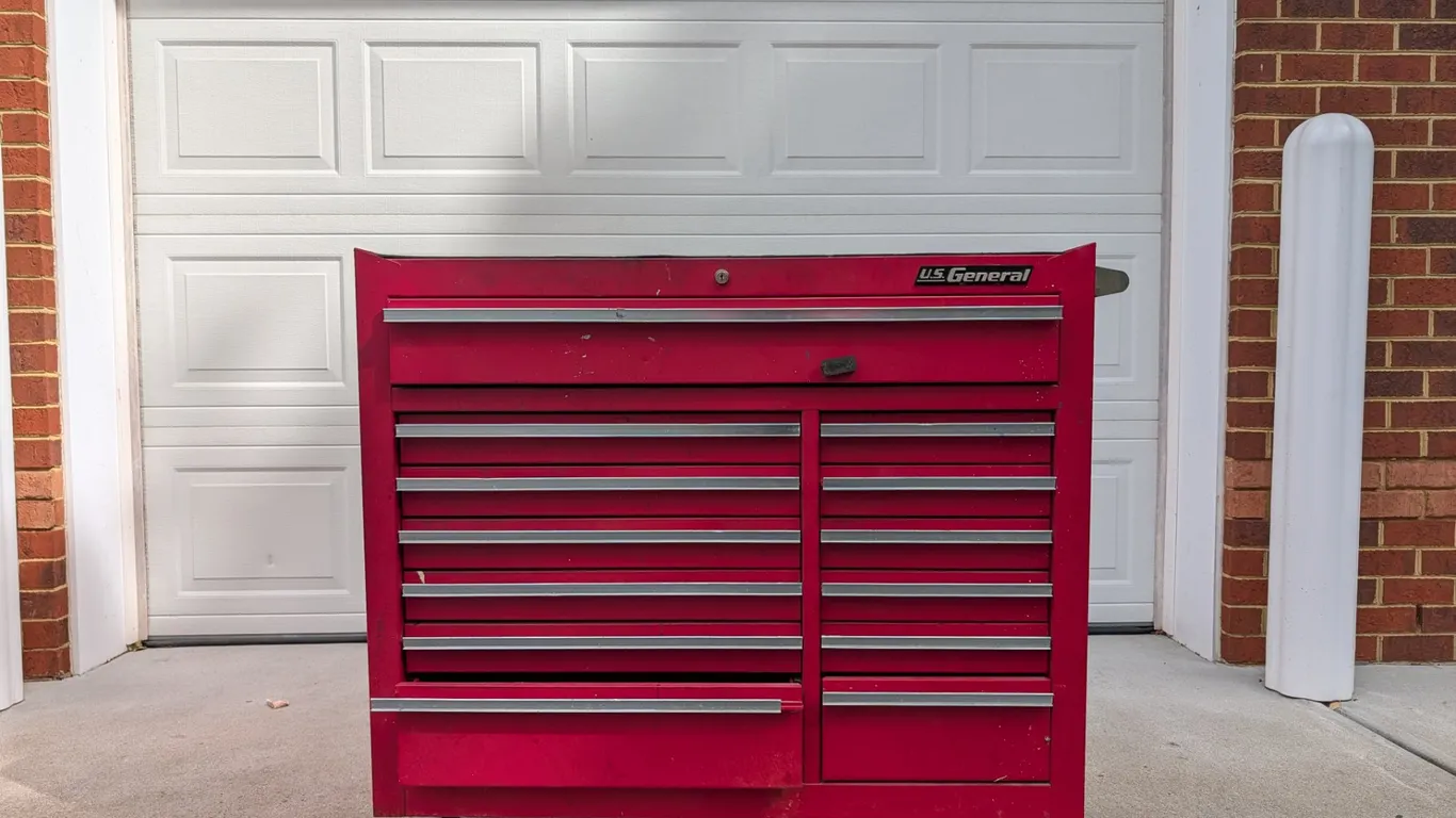 U.S. General 13-Drawer Roll Cabinet Tool Box