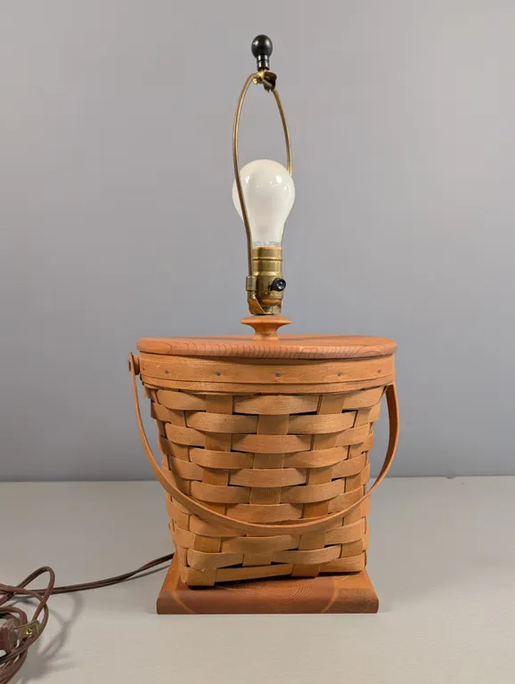 Woven Basket Table Lamp