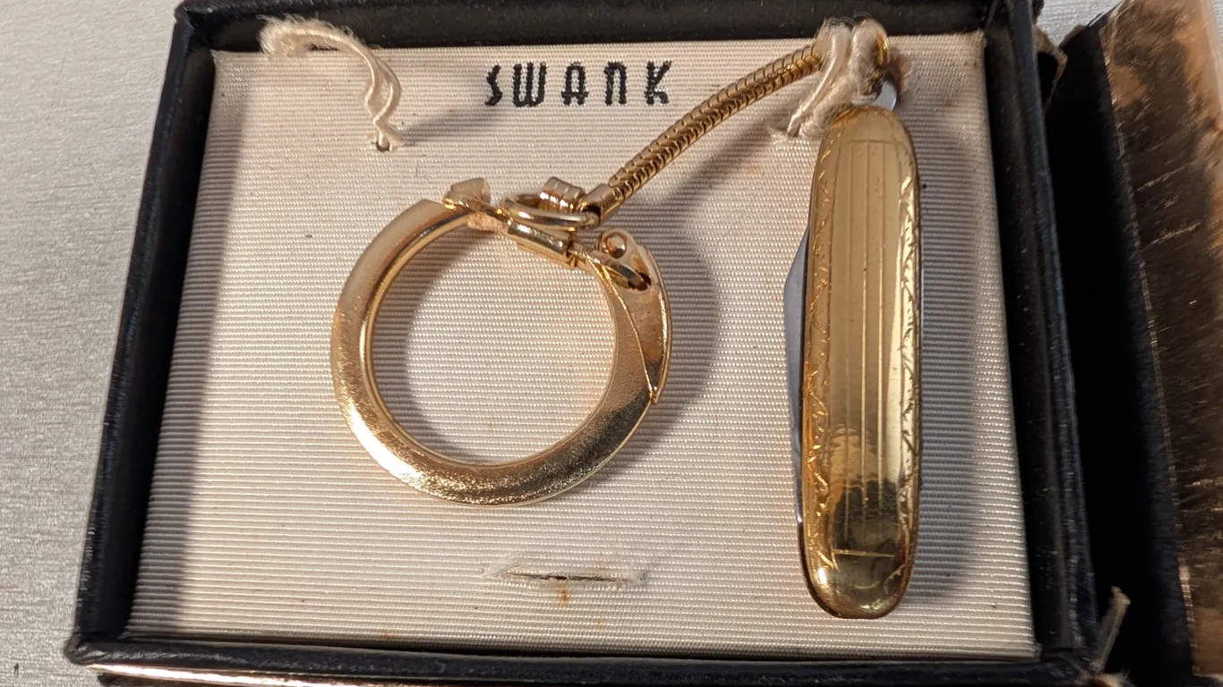 Swank Gold Tone Keychain Pocket Knife Set