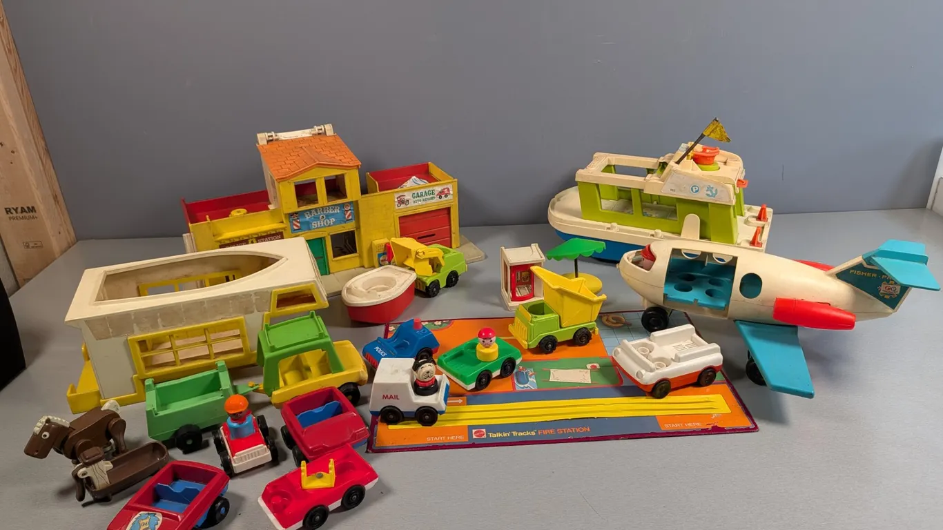 Vintage Fisher-Price Little People & Mattel Talkin' Tracks Fire Station Lot