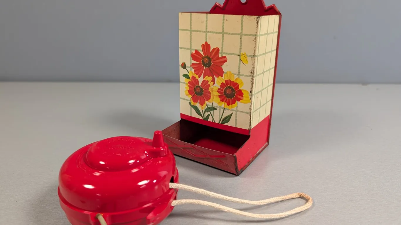 Vintage Zippo Utility Line clothes line and Floral metal Match Holder