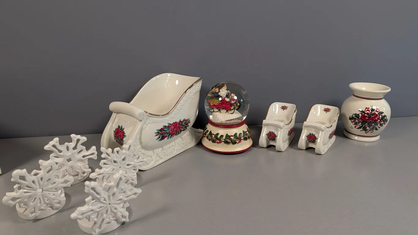 Princess House Christmas Decor Lot with Snow Globe