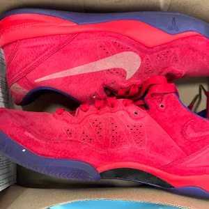 Nike Nike Zoom Kobe 8 EXT University Red/University Red-CRT Prpl
