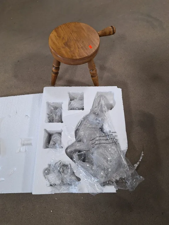 Wood Milking Stool, Decor rabbit