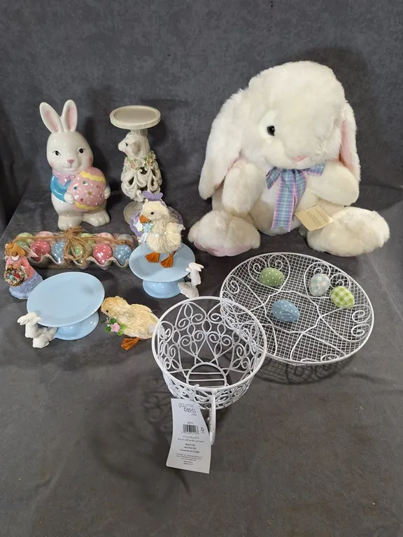 Assorted Decor