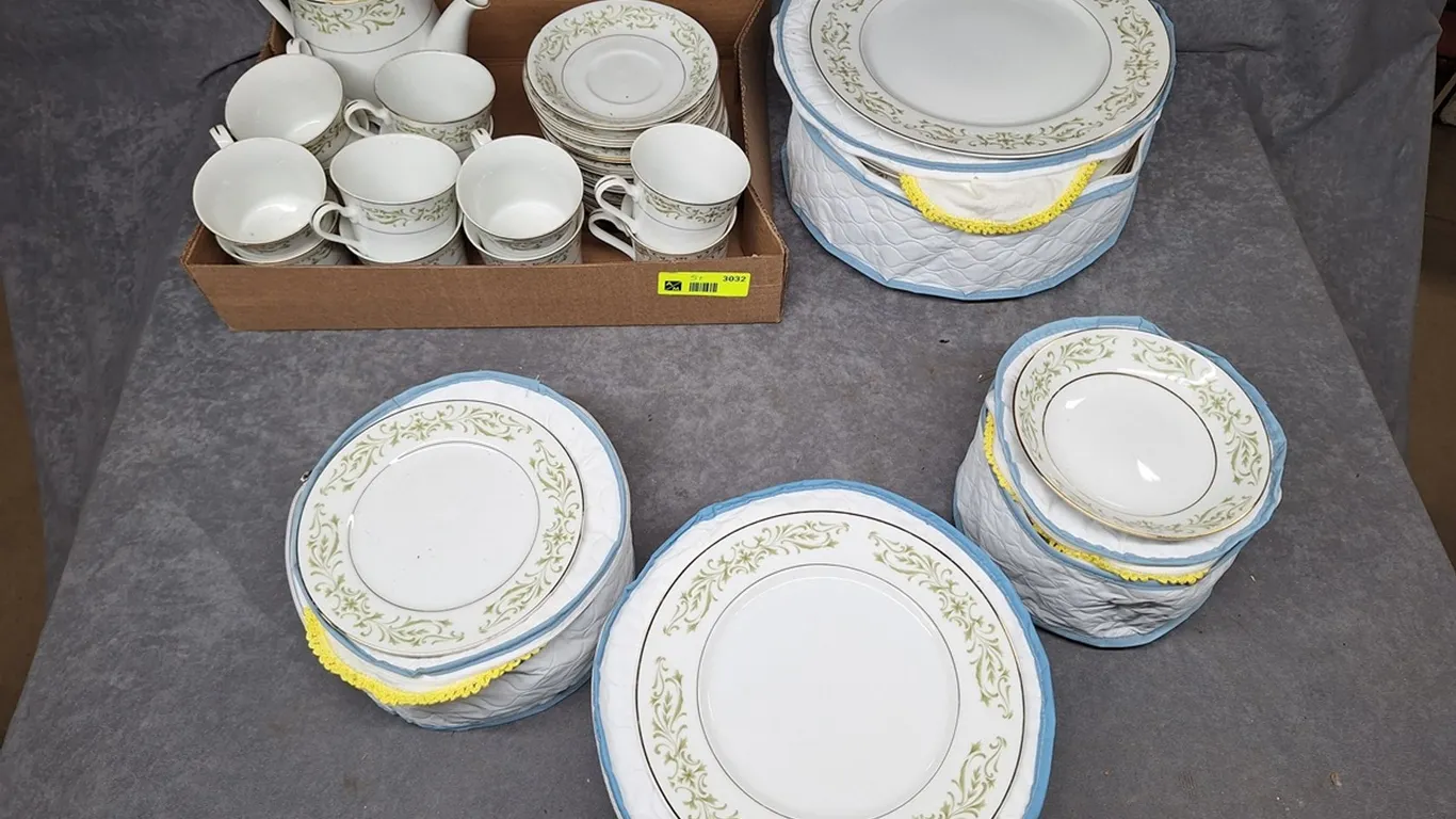 Assorted Allegro Fine China Dinnerware