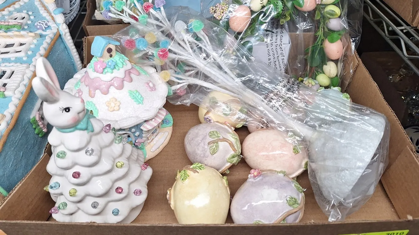 Assorted Decor