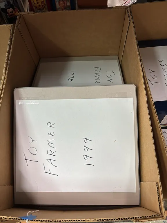 BINDERS TOY FARMER MAGAZINES