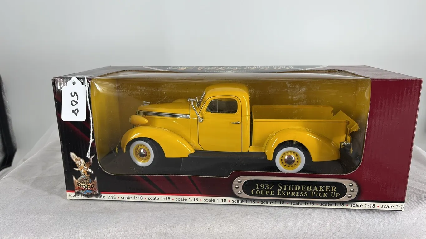 1937 STUDEBAKER COUPE EXPRESS PICKUP 1/18