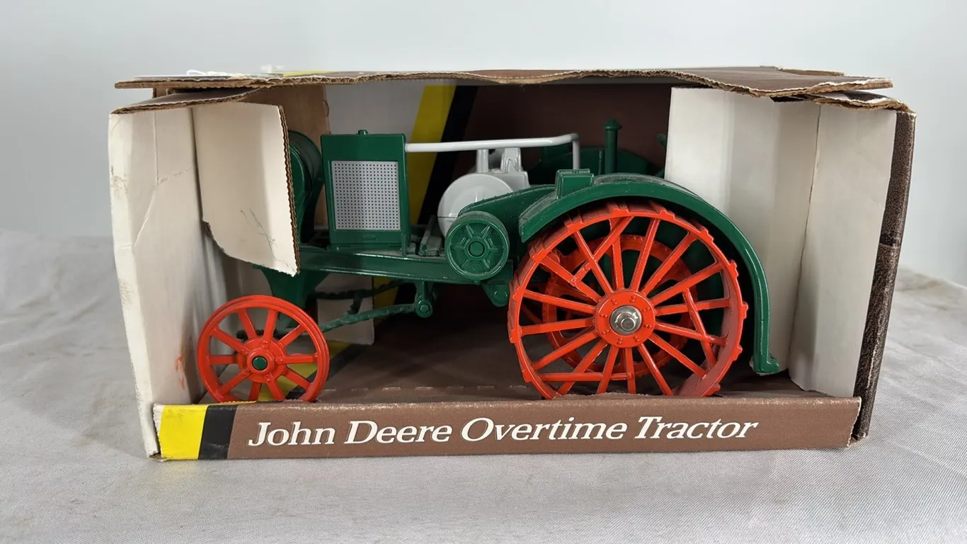JOHN DEERE OVERTIME TRACTOR CAST METAL 1/16
