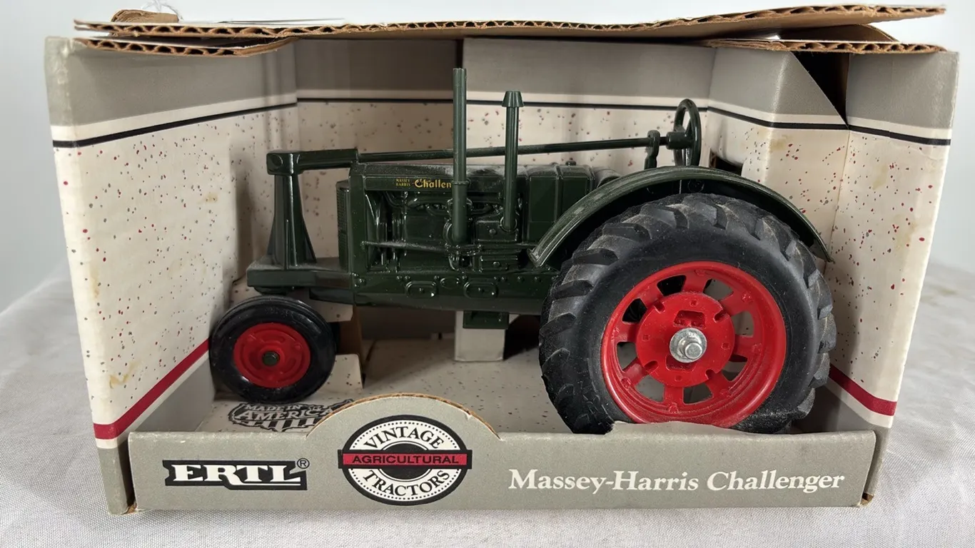 MASSEY HARRIS CHALLENGER DIE CAST METAL TRACTOR 1/16