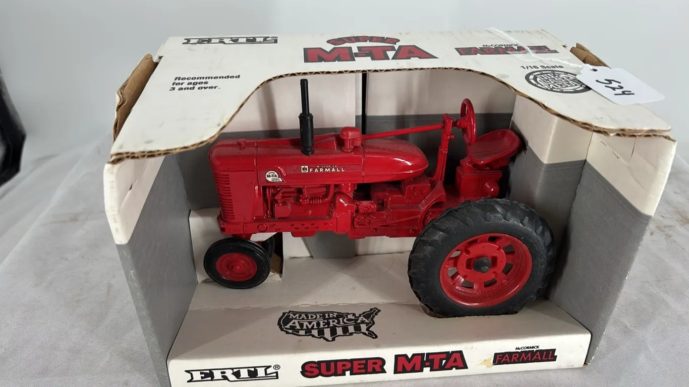 MCCORMICK FARMALL SUPER M-TA DIE CAST TRACTOR 1/16
